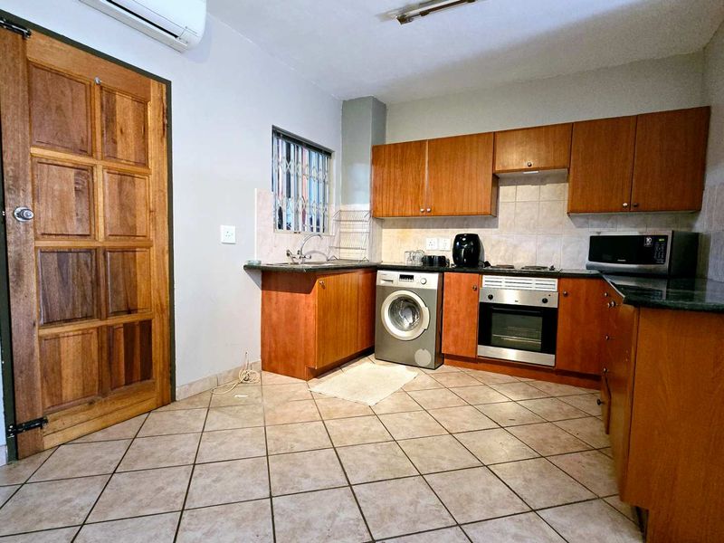 Charming 2-Bedroom Duplex with Private Garden and Excellent Entertainment Spaces - Photo 7