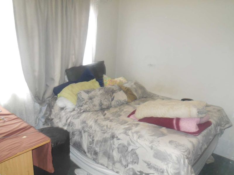 2 bedroom House with Flatlet - Photo 10