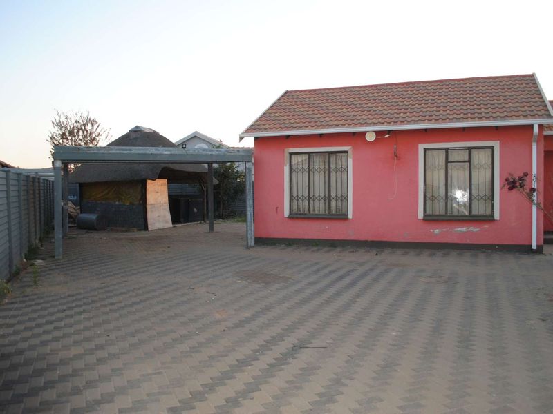 Lovely cozy two bedroom property - Photo 2