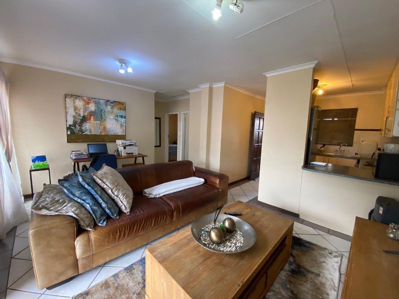 Charming Top-Stack Unit with Stunning Views! - Photo 7