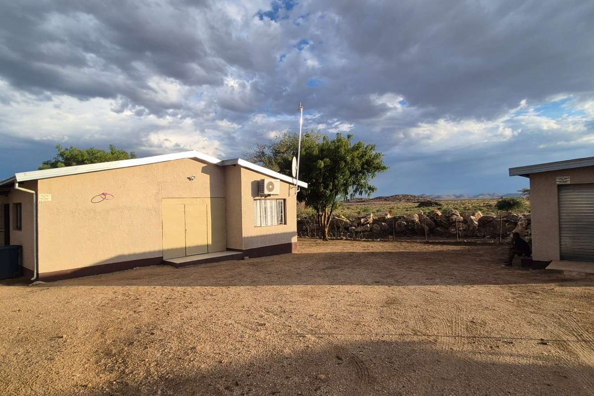 Freestanding Family Home For Sale in Okahandja Extension 8! - Photo 2