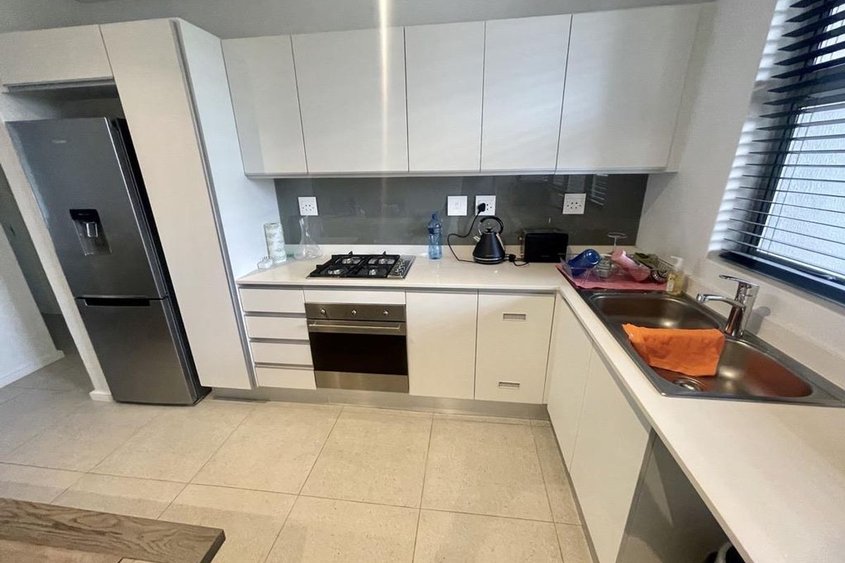 Hendra - Fully Furnished Luxury 2-Bedroom Apartment in Sibaya Precinct To Rent - Photo 5