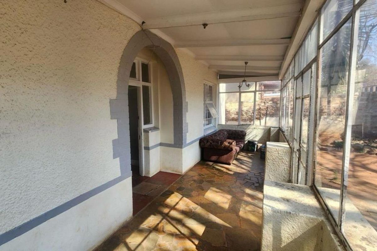 Spacious Property for Sale in Malvern, Johannesburg - Photo 2