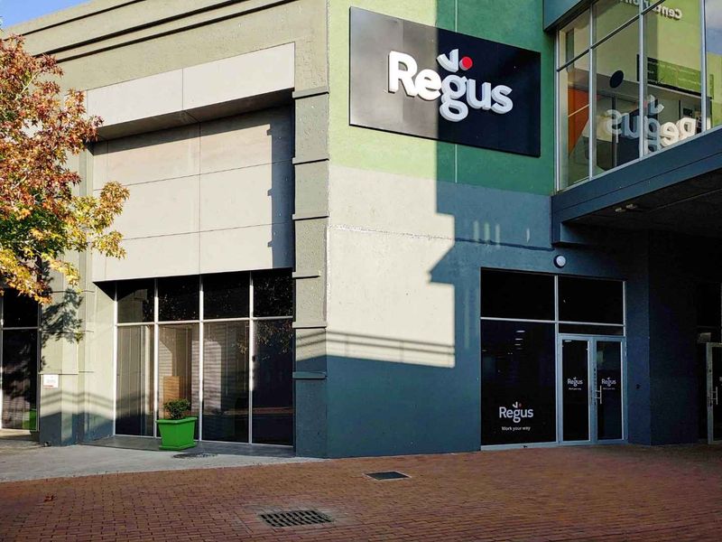Serviced office space for 15 persons in Regus Centurion Mall - Photo 2