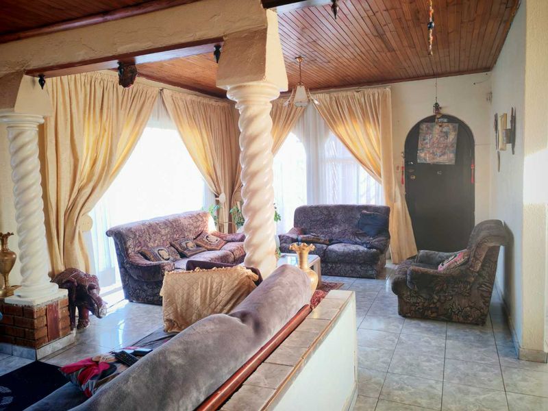 Dream Home Awaits: Perfect for Families or Rental Income! - Photo 4