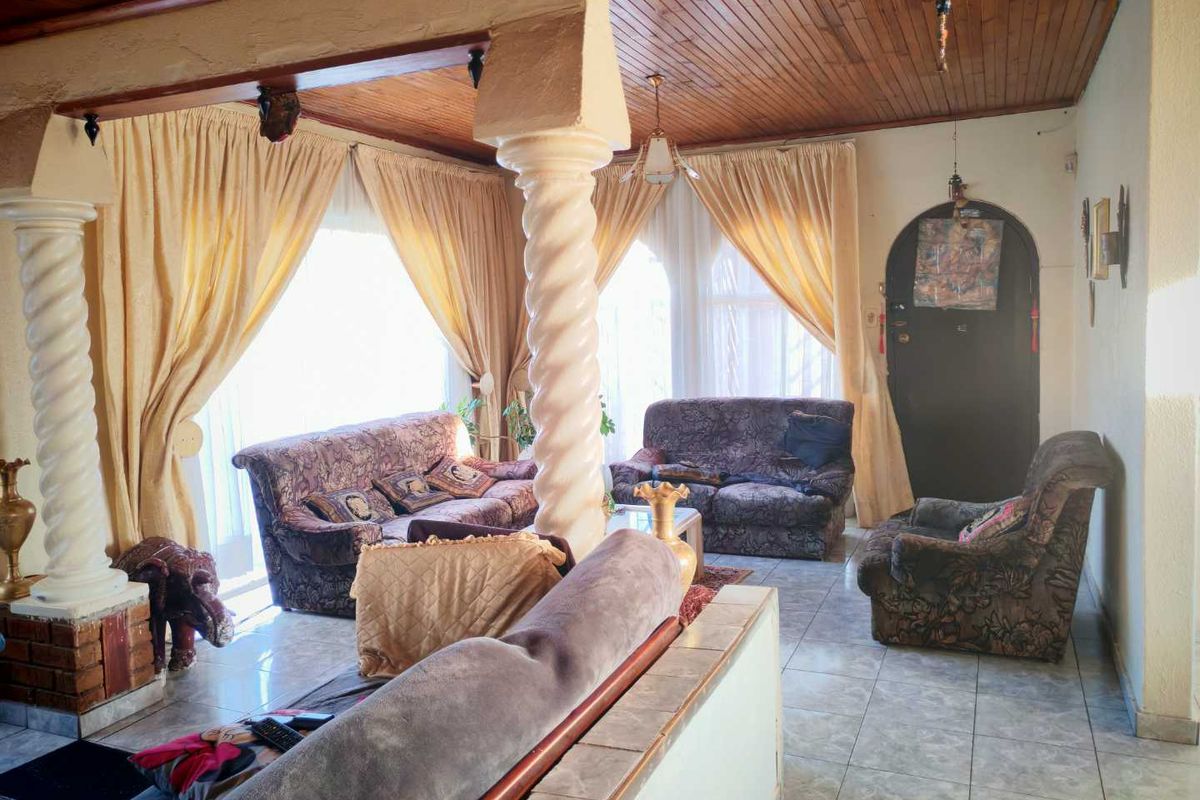 Dream Home Awaits: Perfect for Families or Rental Income! - Photo 4