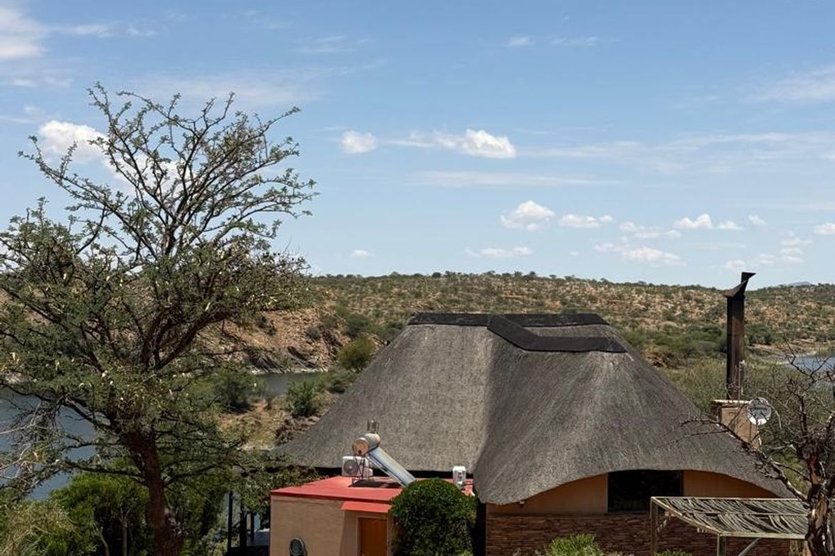 Oanab Dam Resort Chalet - Photo 2