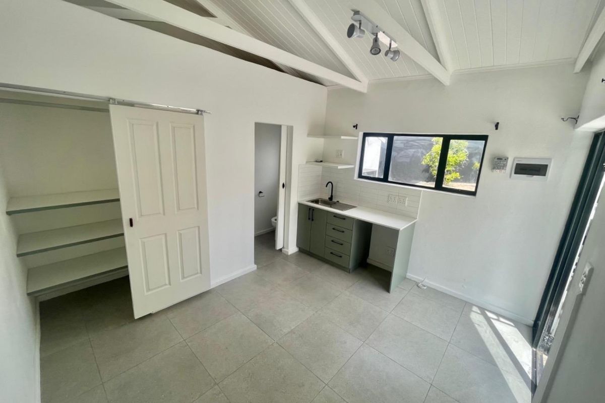Bachelor Unit - Photo 2