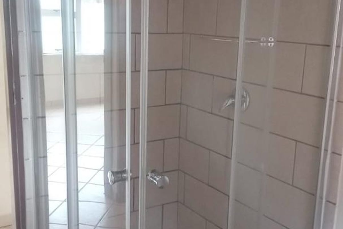 2 bedroom apartment in Kempton Park - Photo 3