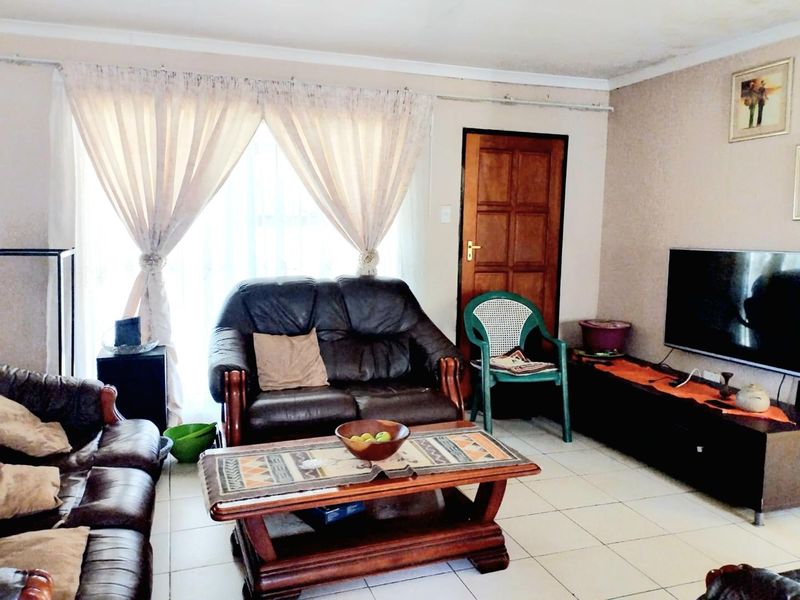 3 Bedrooms house for sale - Photo 2