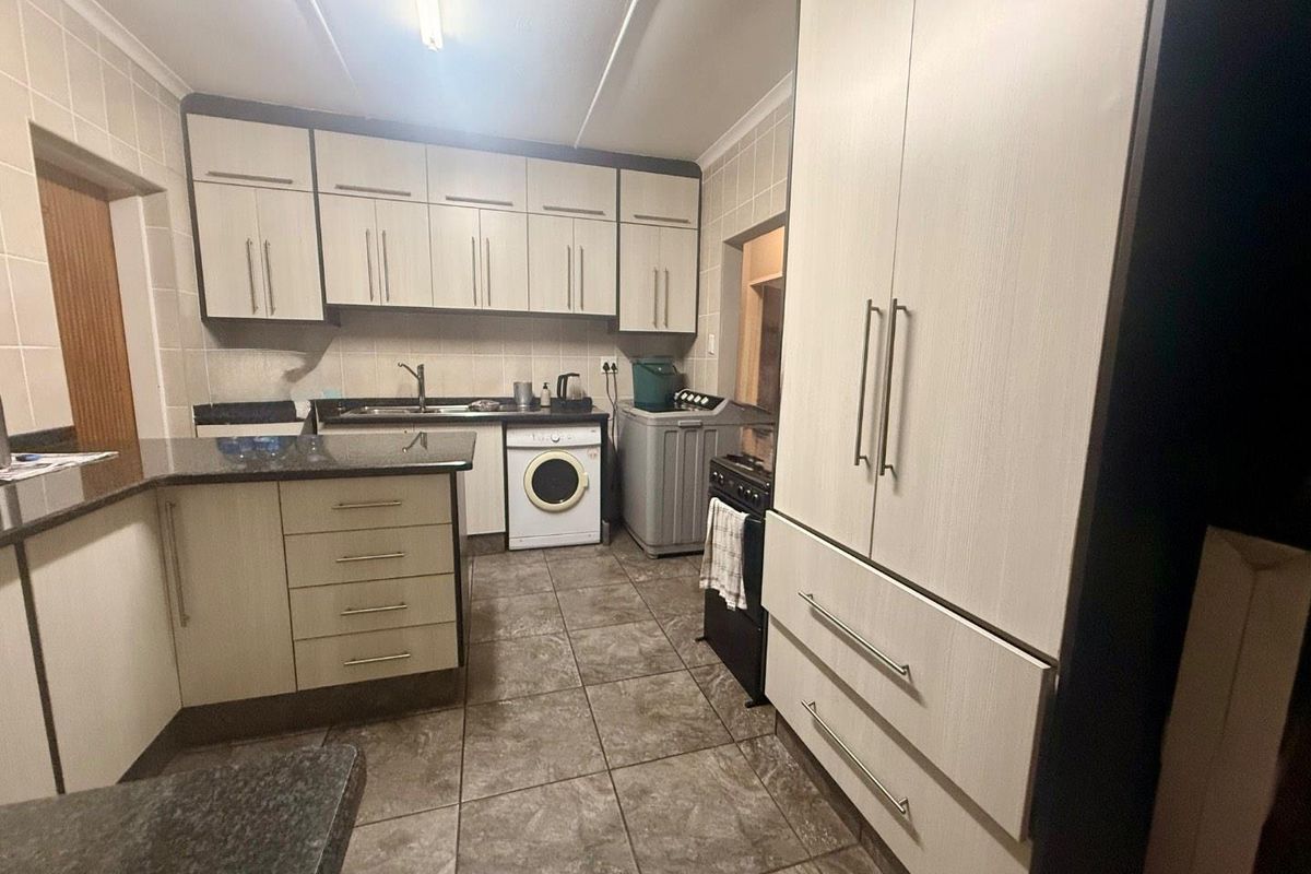 3 Bedroom Townhouse for Sale in Vryheid - Photo 5