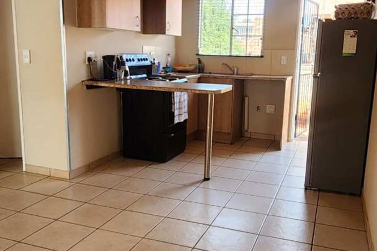 2 Bedroom Townhouse For Sale - Photo 5