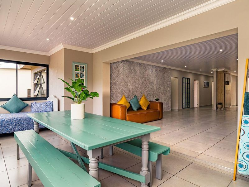 Modern and neat as a pin family home in Island View - Photo 3