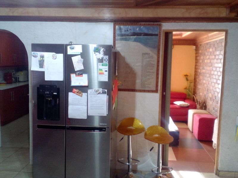 LUXURY AT ITS BEST!! PRICE NEGOTIABLE - Photo 5