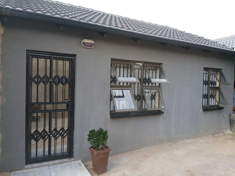 Endless Possibilities: Customize Your Dream Space! - Photo 4