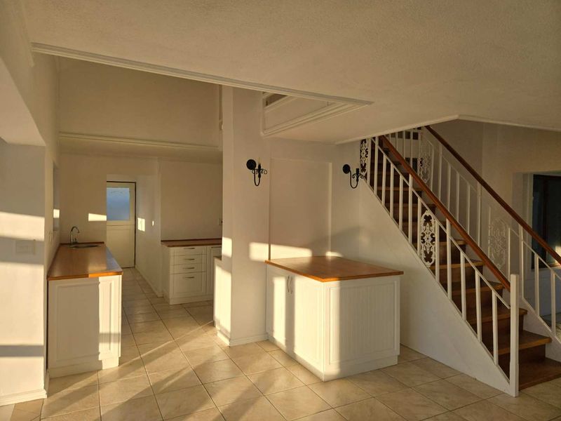Family Home in Secure Seaside Estate that Offers Space for Everyone - Photo 3