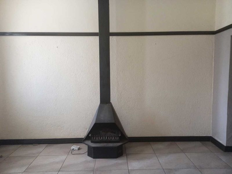 Modern Florentia Home with Business Potential on a Corner Stand - Photo 10