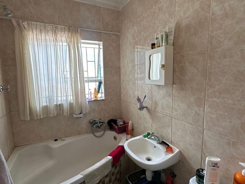 3 Bedroom House for Sale - Photo 4