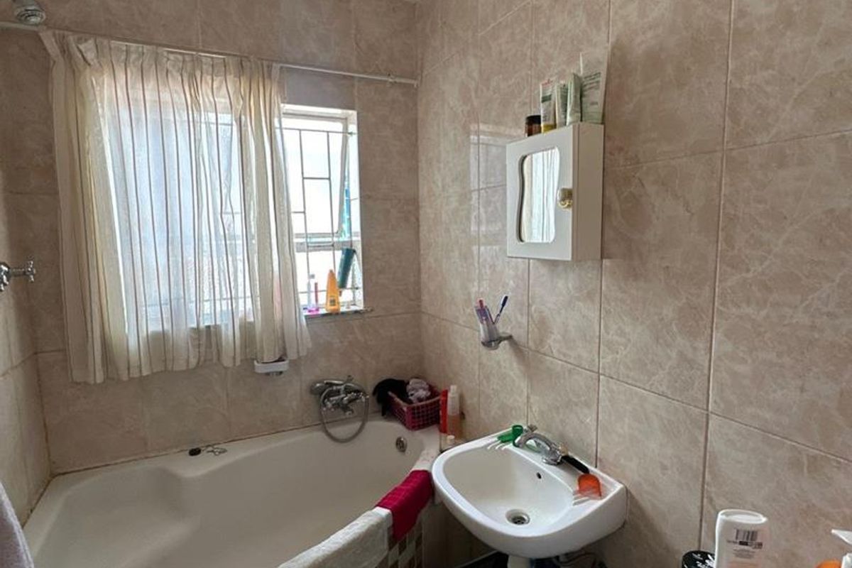 3 Bedroom House for Sale - Photo 4