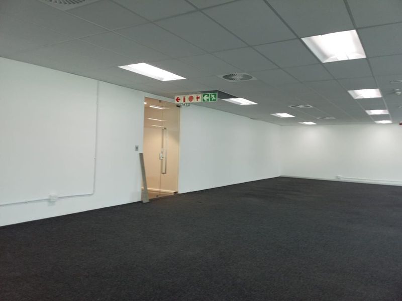 Prime 450sqm Office to let : Backup Power & Water Included - Photo 4