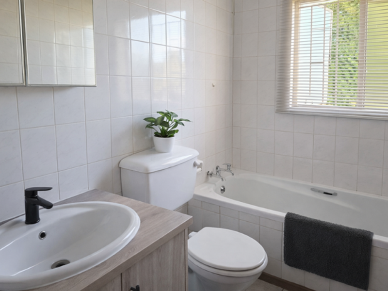 Neat & Move-In Ready 2-Bedroom Apartment in Secure Complex - Photo 8