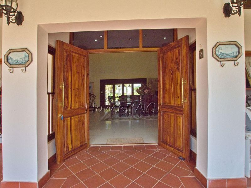 Otjiwarongo: Magnificent 4 Bedr Double Storey Villa for Sale - Photo 7