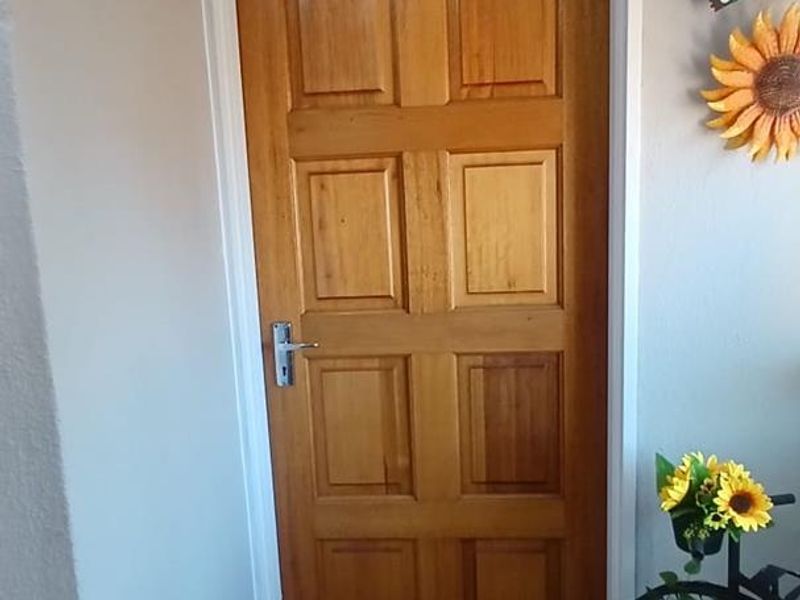 Spacious townhouse in a secure estate - Photo 6