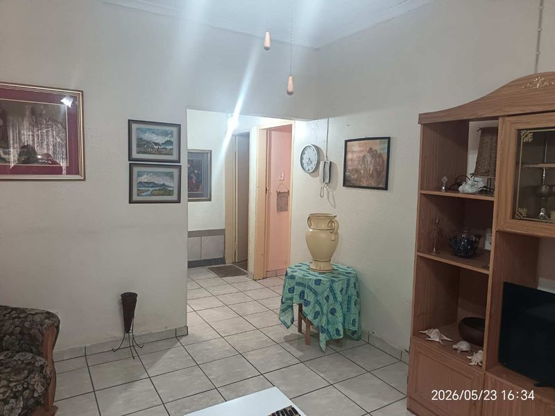 3 Bedroom family home with 13 back rooms For sale! - Photo 5