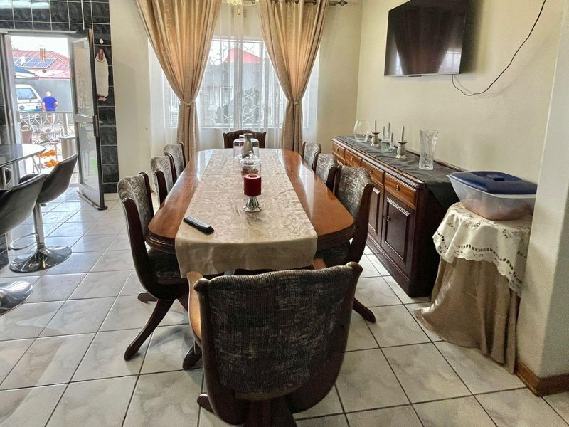 Germiston South Treasure: Classic Charm Meets Modern Living - Photo 8