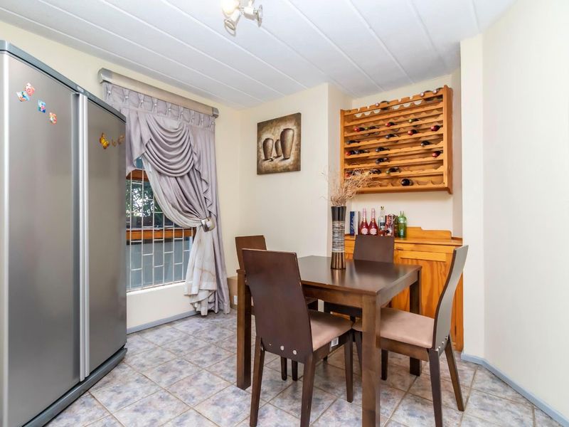 Spacious and Elegant Home in Secure Upmarket Estate - Photo 9