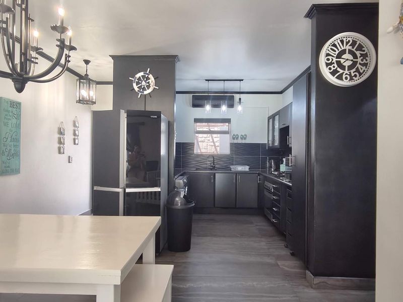 Renovated townhouse for rent in Diaz Beach - Photo 10