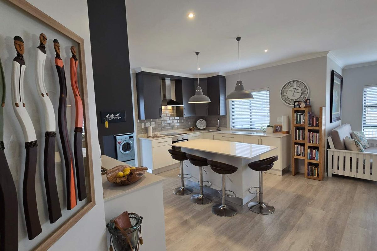 RETIREMENT VILLAGE FOR OVER 50'S - Photo 3