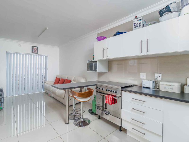 Ultimate Student Haven: 16-bedroom Student Accommodation For Sale - Photo 7