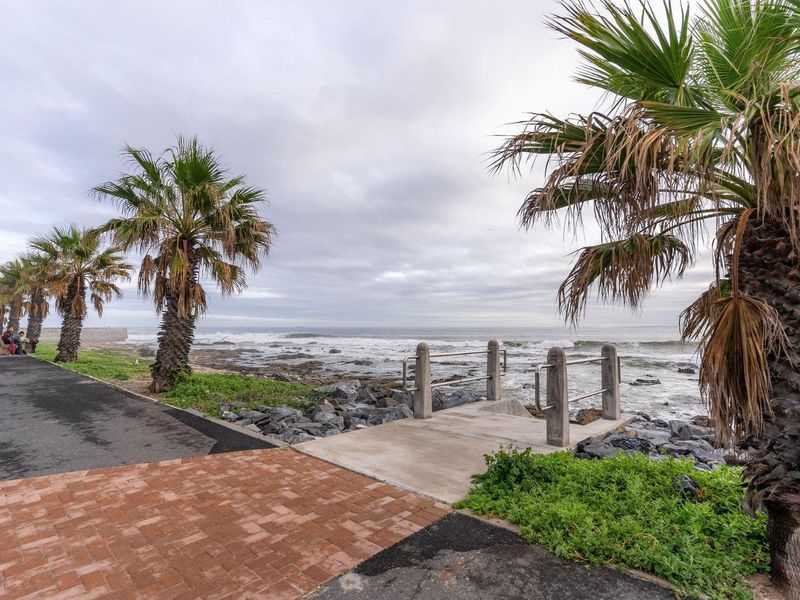 Mouille Point Mile Investment - Photo 2