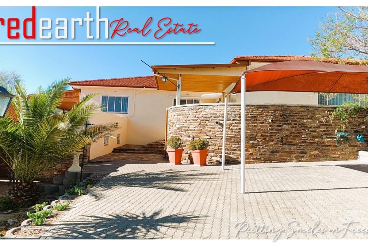 “Versatile Style With Vintage Appeal” - Photo 4