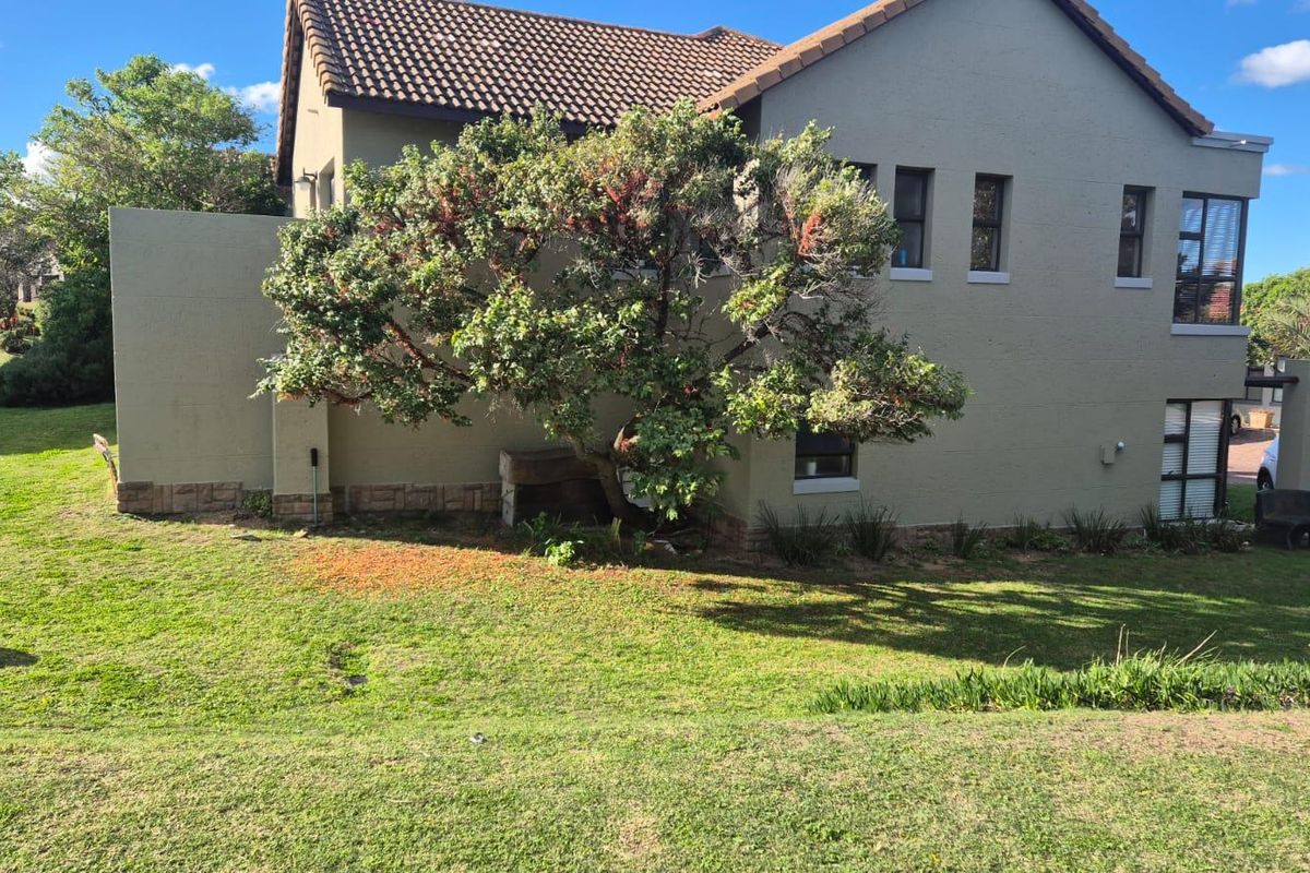 Secure Estate Living Townhouse - Photo 3