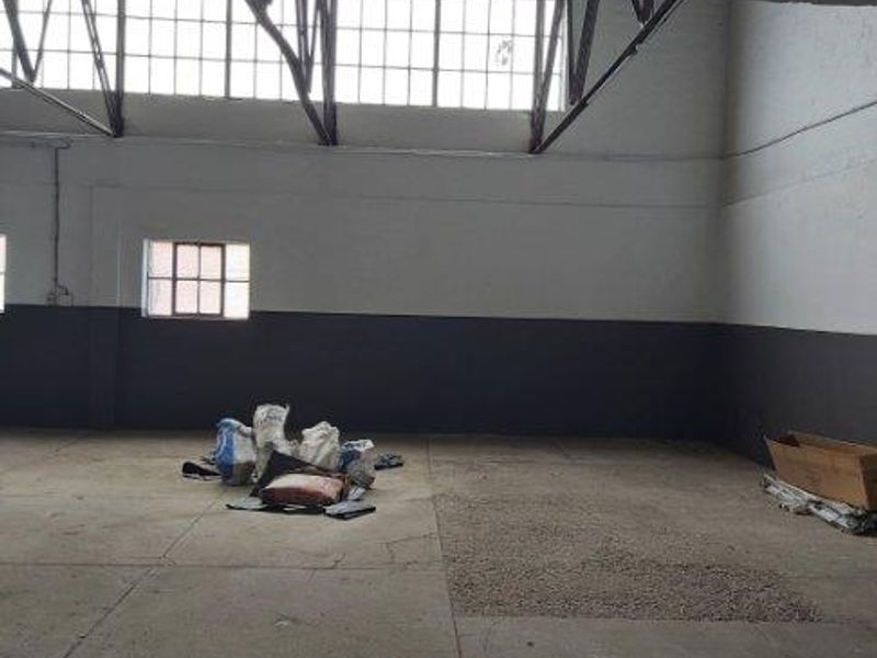 Warehouse/Distribution/manufacturing facility to let in Korsten. - Photo 4