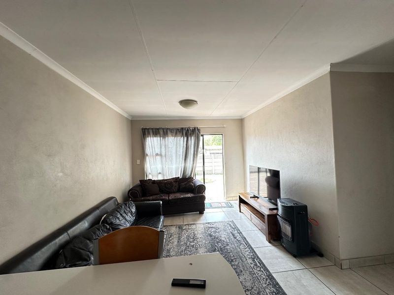 3 Bedroom House(Townhouse) - Photo 5