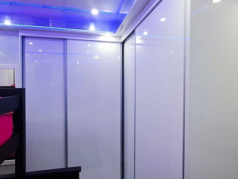 Ultimate Comfort: High-Def Bedrooms & Modern Baths - Photo 2