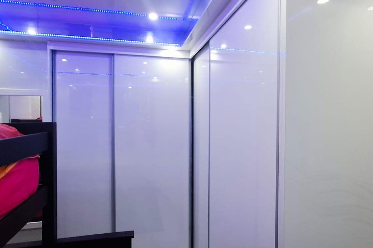 Ultimate Comfort: High-Def Bedrooms & Modern Baths - Photo 2