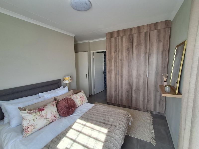 Affordable 3 Bedroom Full Title Home in Secure Complex - Photo 7