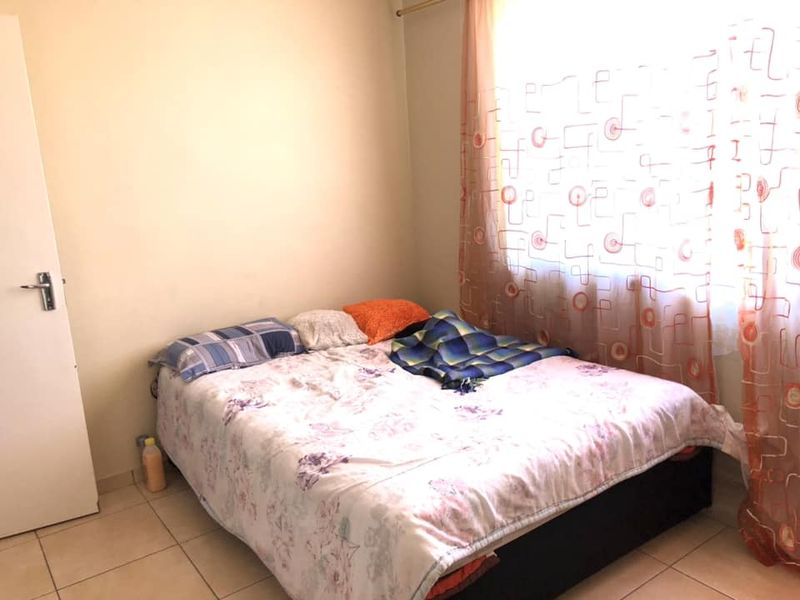 2 Bedroom Apartment For Sale in Otjomuise - Photo 7