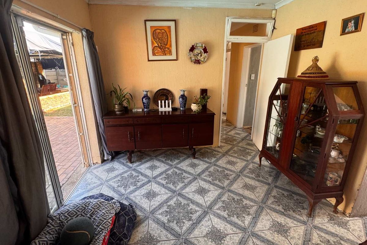 Lovely Family Home for Sale with Solar - Photo 3