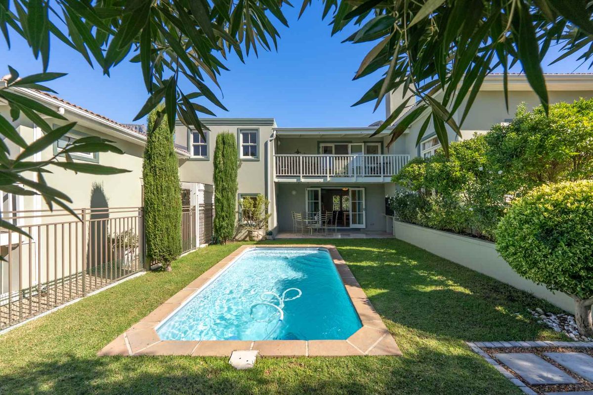 A Warm, Welcoming Home in Secure Tamboerskloof Estate - Photo 3