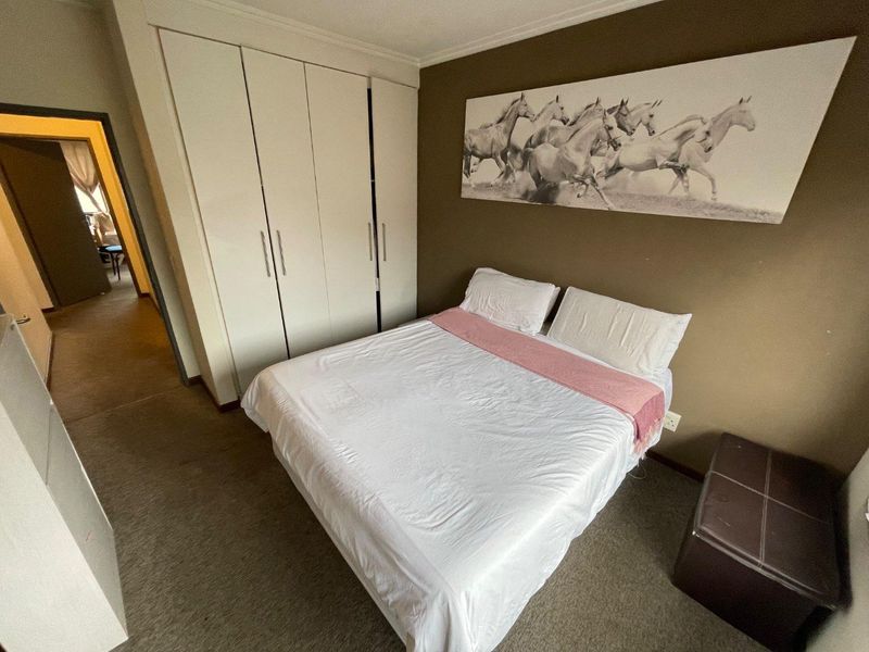 **Spacious 2-Bedroom Apartment for Sale! - Photo 9