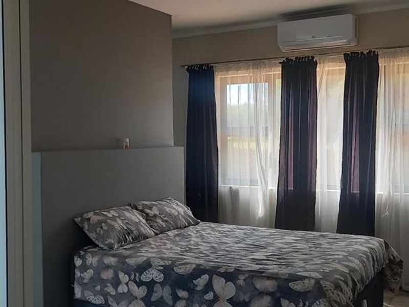 Modern Living - Photo 9