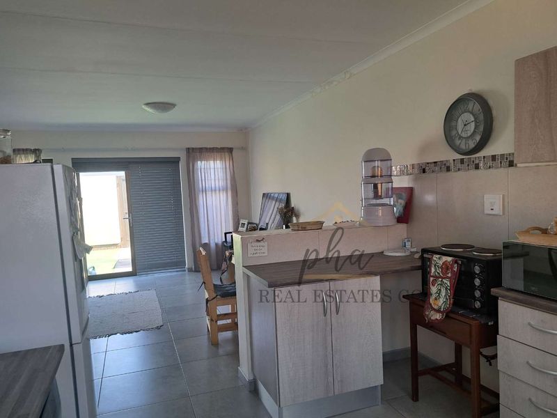 Modern, very neat 2 bedr Townhouse with spacious courtyard for sale in Walvis Bay - Photo 8