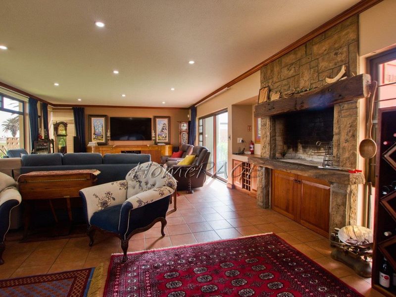 Meersig, Walvis Bay:  Upmarket LAGOON VIEW home on MILLIONAIRE's DRIVE - Photo 10