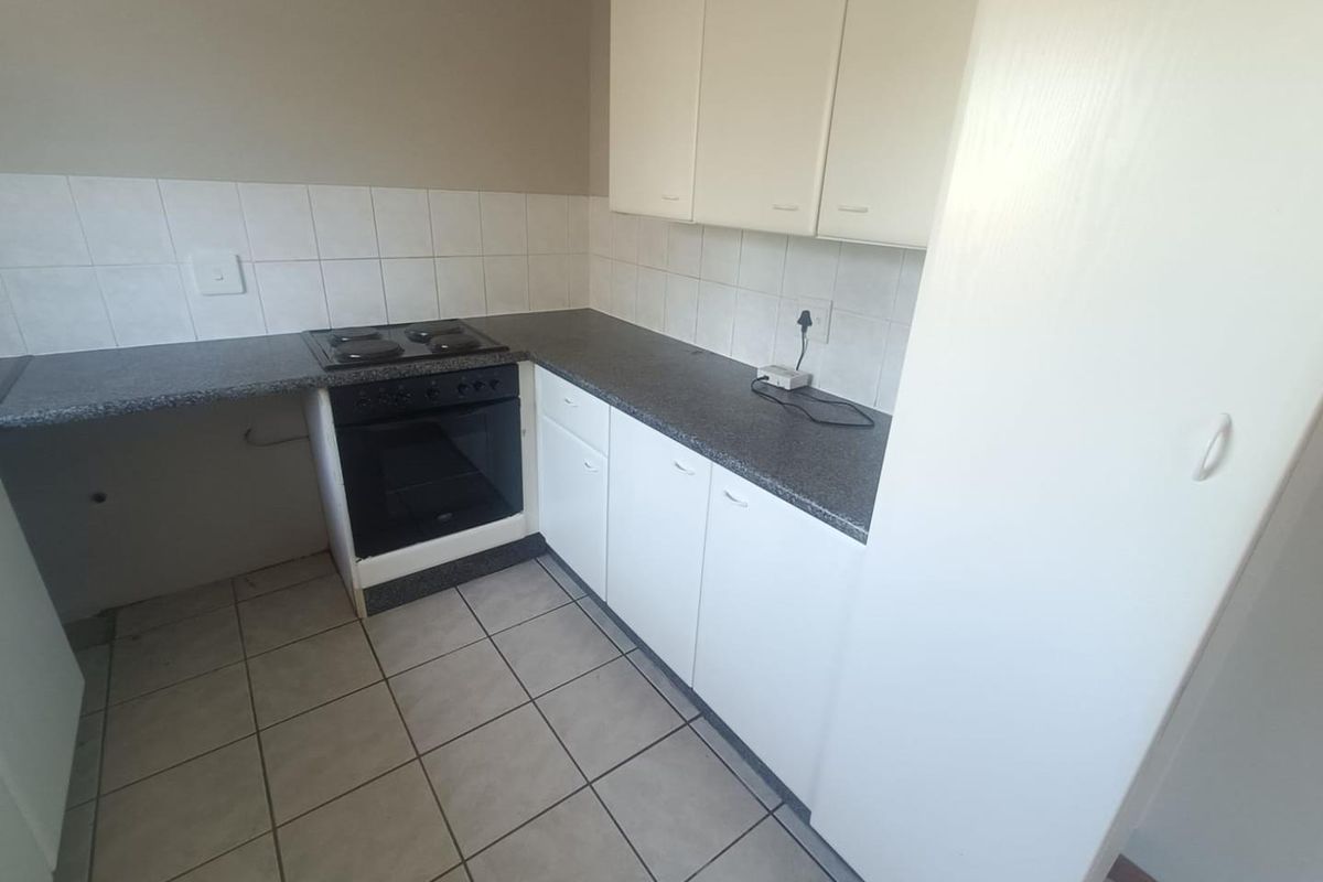 Perfect Starter Home or Investment Opportunity! - Photo 3