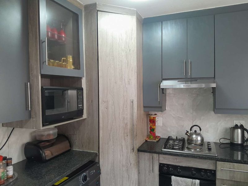 Full title 3 Bedroom Townhouse  in secure access controlled complex in nature estate - Photo 5